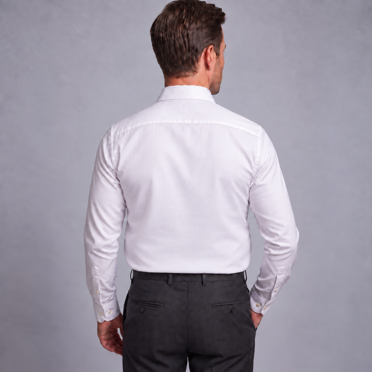 Chemise Taillen blanche portée de dos