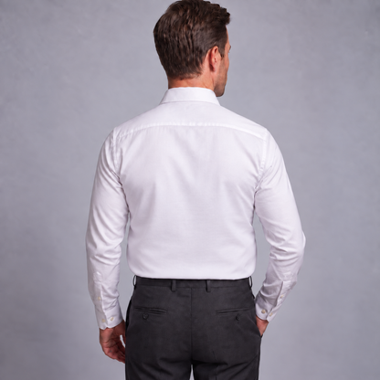 Chemise Taillen blanche portée de dos