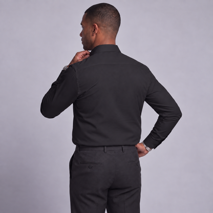 Chemise Taillen noire portée de dos