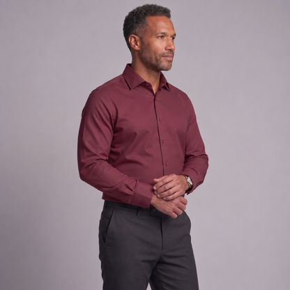 Chemise Taillen bordeaux portée de face